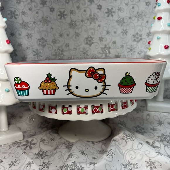 Sanrio Hello Kitty Christmas Sweet Treat Gingerbread Ceramic Baking Pan - 9"x9" - Picture 4 of 11